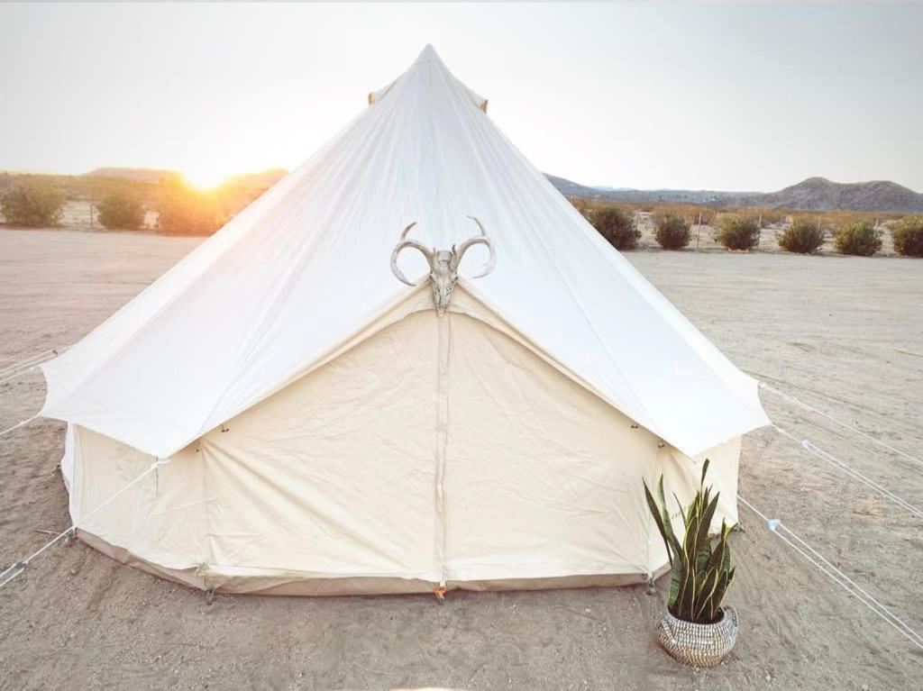 The Castle House Estate Hotel Joshua Tree Exterior foto